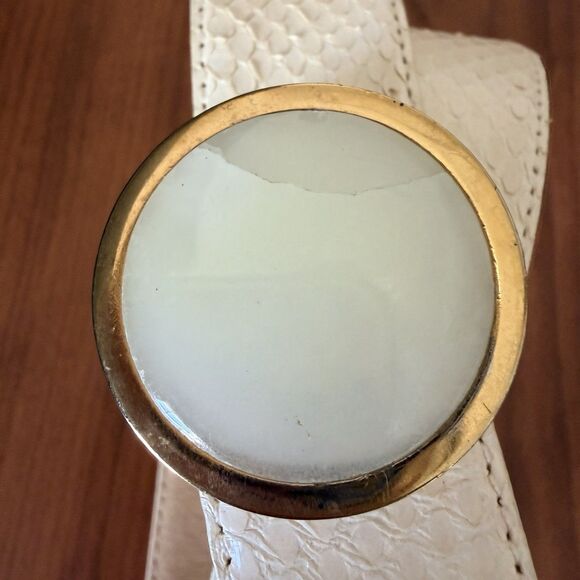 Vtg Carlisle White Snakeskin Textured Leather Belt Gold Buckle Sz M Statement main image 15